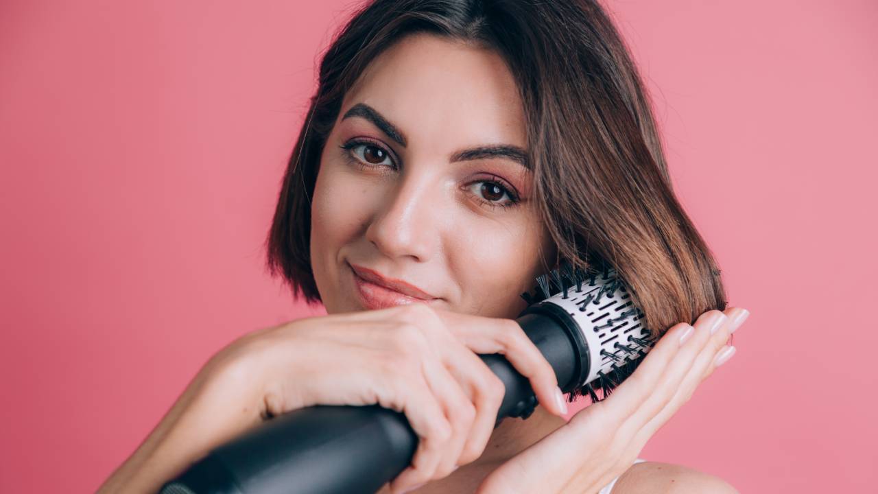 air styler pour cheveux courts qui manque de volume